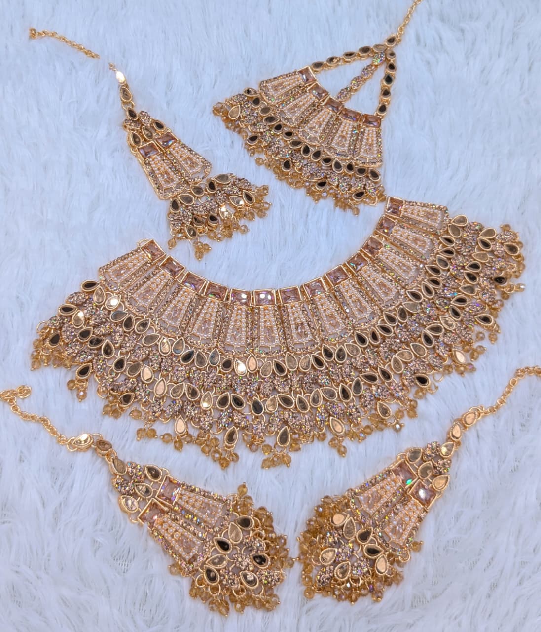 Demanding Article 🤯 Bridal set 👰 Zarqon or Poalki Work 💎 With Tikka or Jummar 📿