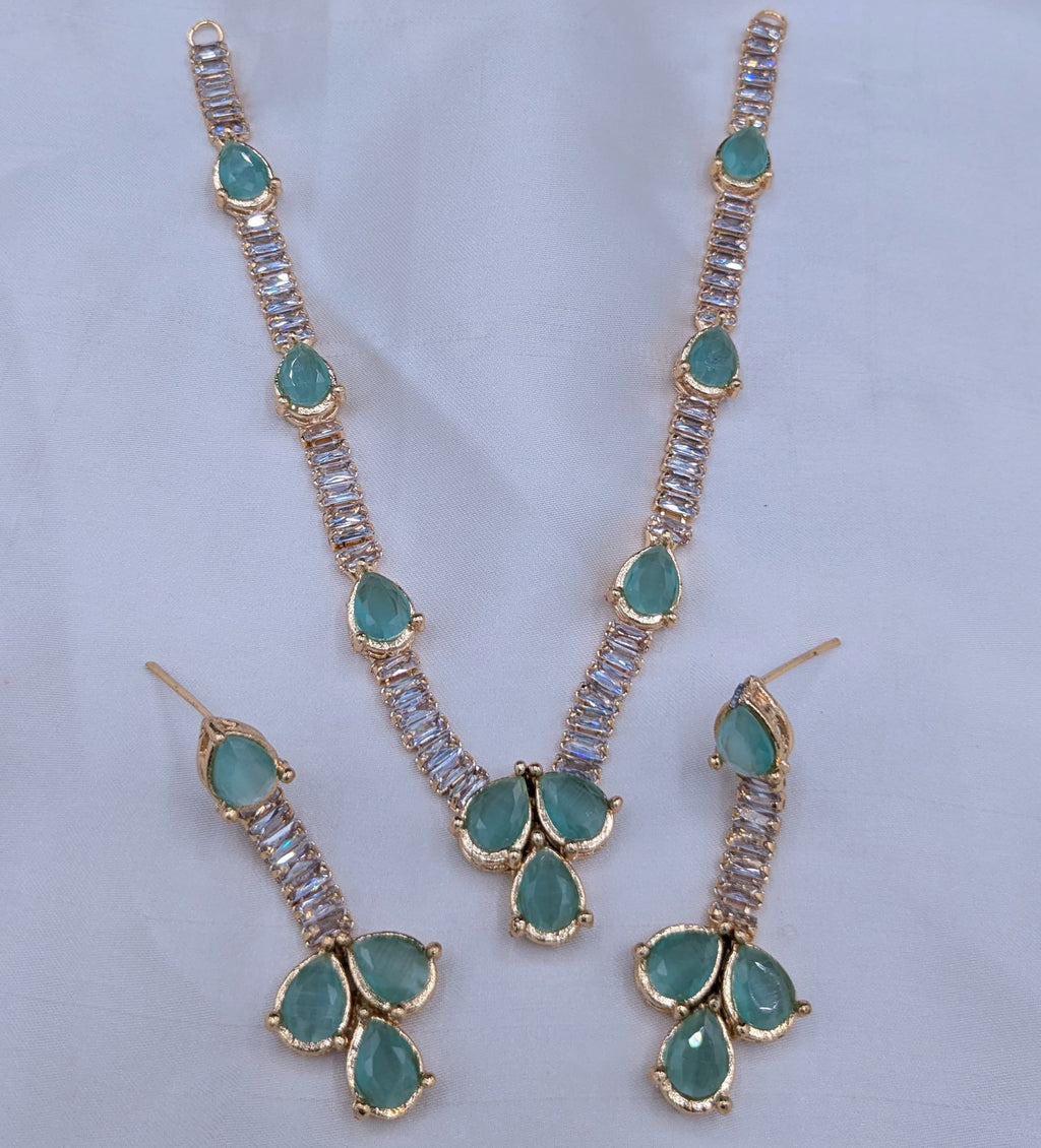 Party Necklace     Cabchai :Zarqon Work
