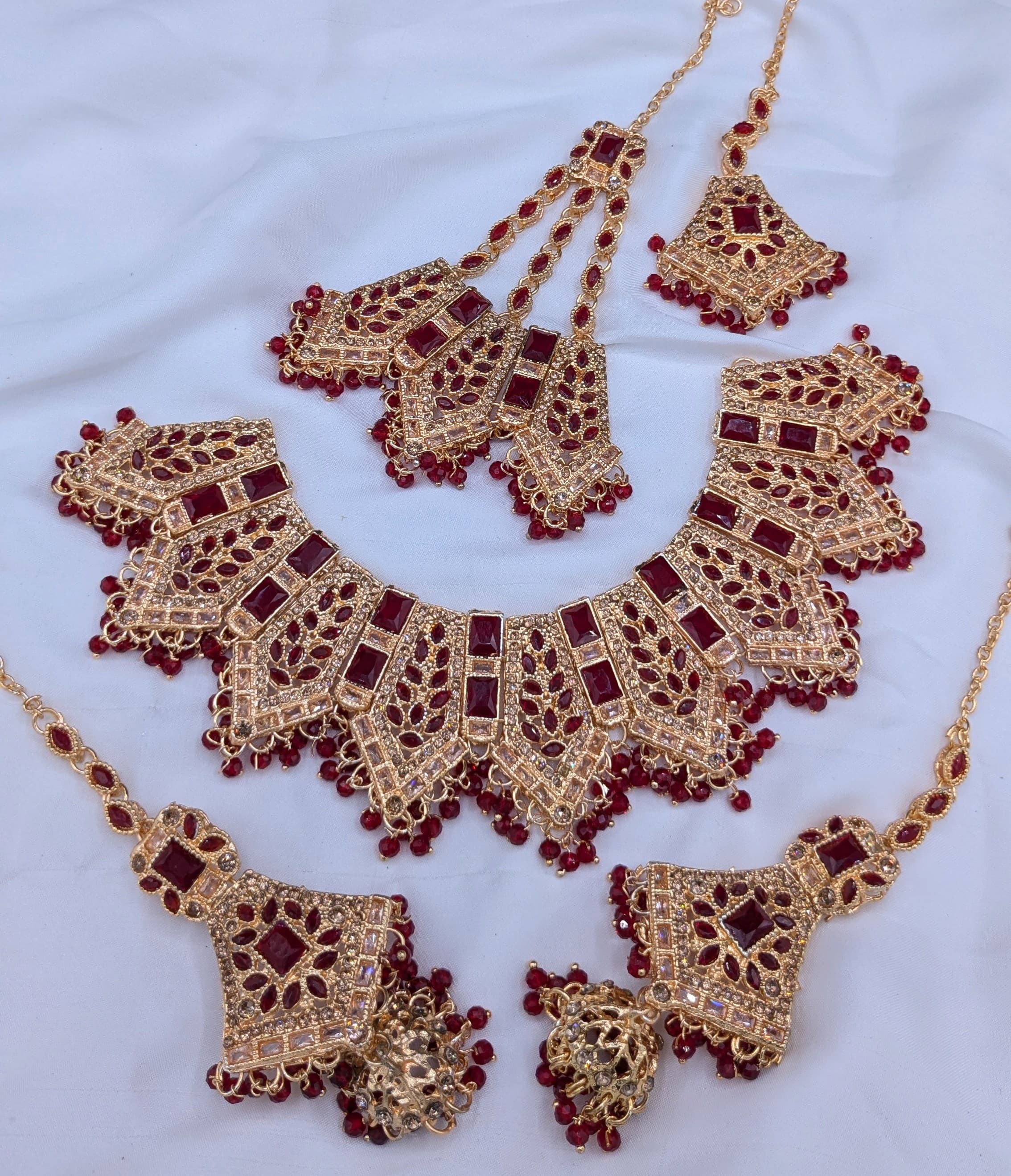 Demanding Article 😲  Chocker style set With Tikka  Zarqon Work