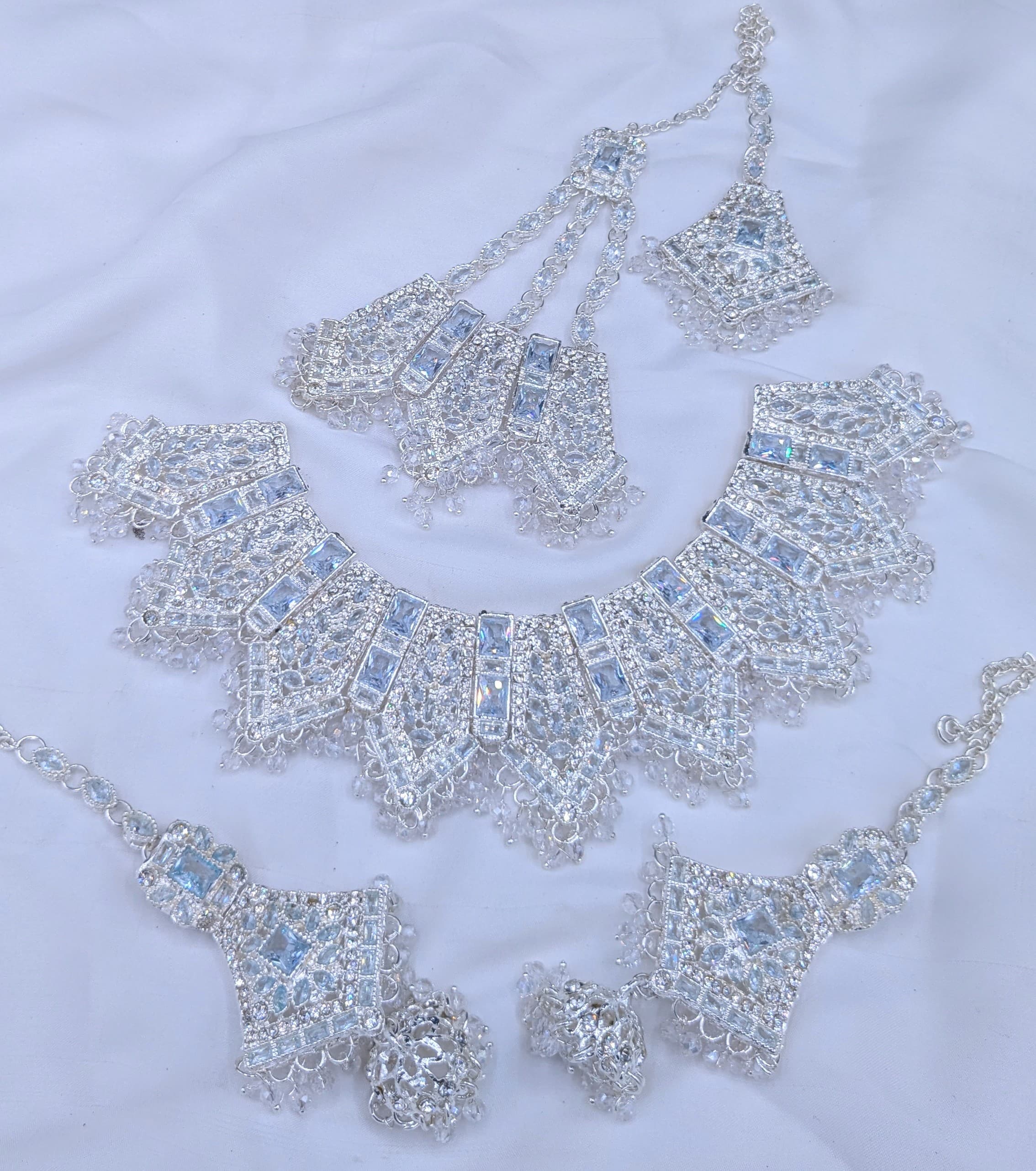 Demanding Article 😲  Chocker style set With Tikka  Zarqon Work