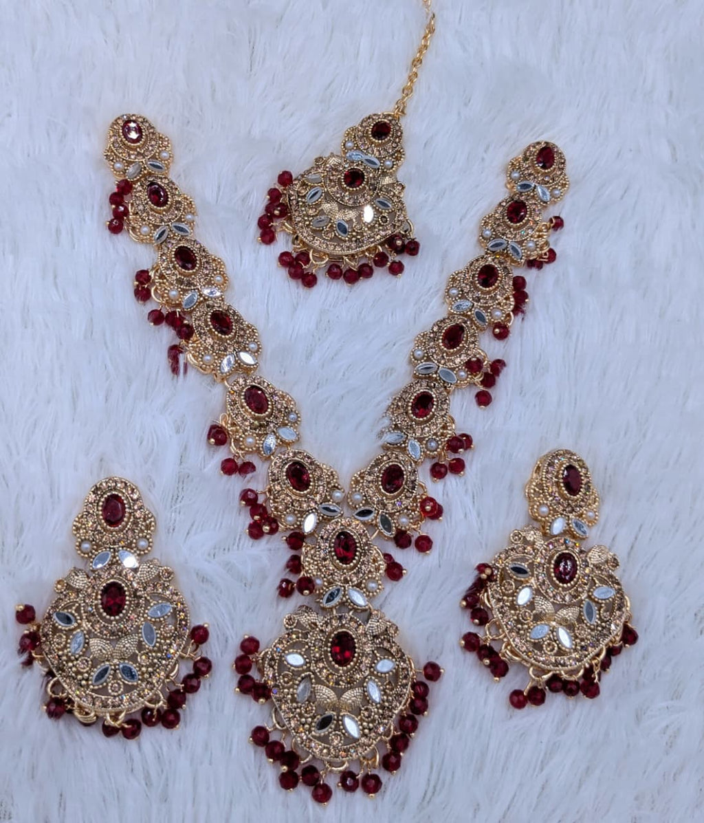 Party wear set 🎉  Antique Polish 💅  Zarqon or Poalki Work 💎 With Tikka 📿