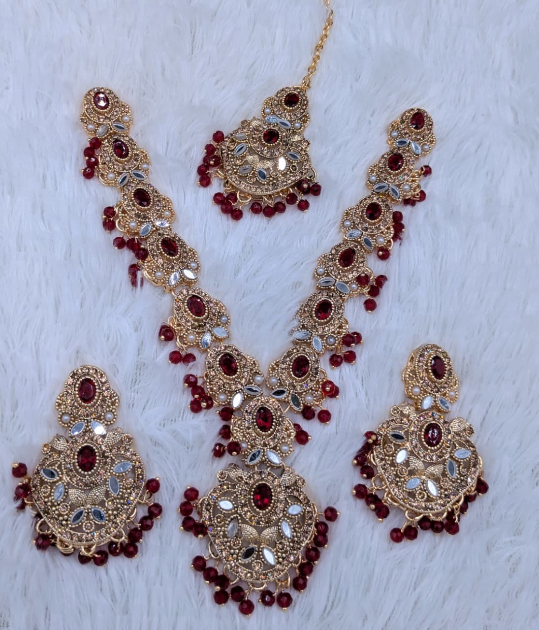 Party wear set 🎉  Antique Polish 💅  Zarqon or Poalki Work 💎 With Tikka 📿