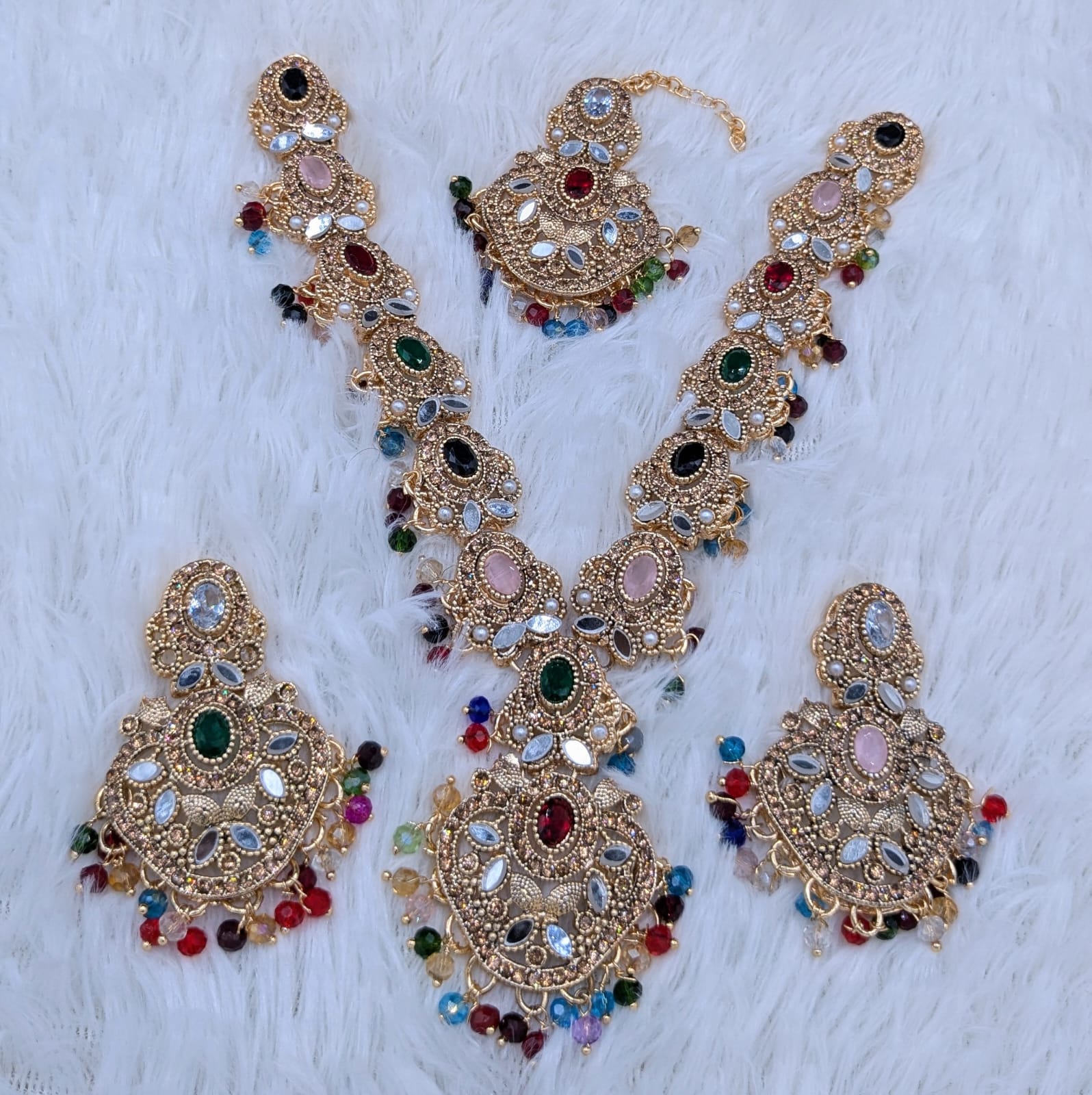 Party wear set 🎉  Antique Polish 💅  Zarqon or Poalki Work 💎 With Tikka 📿