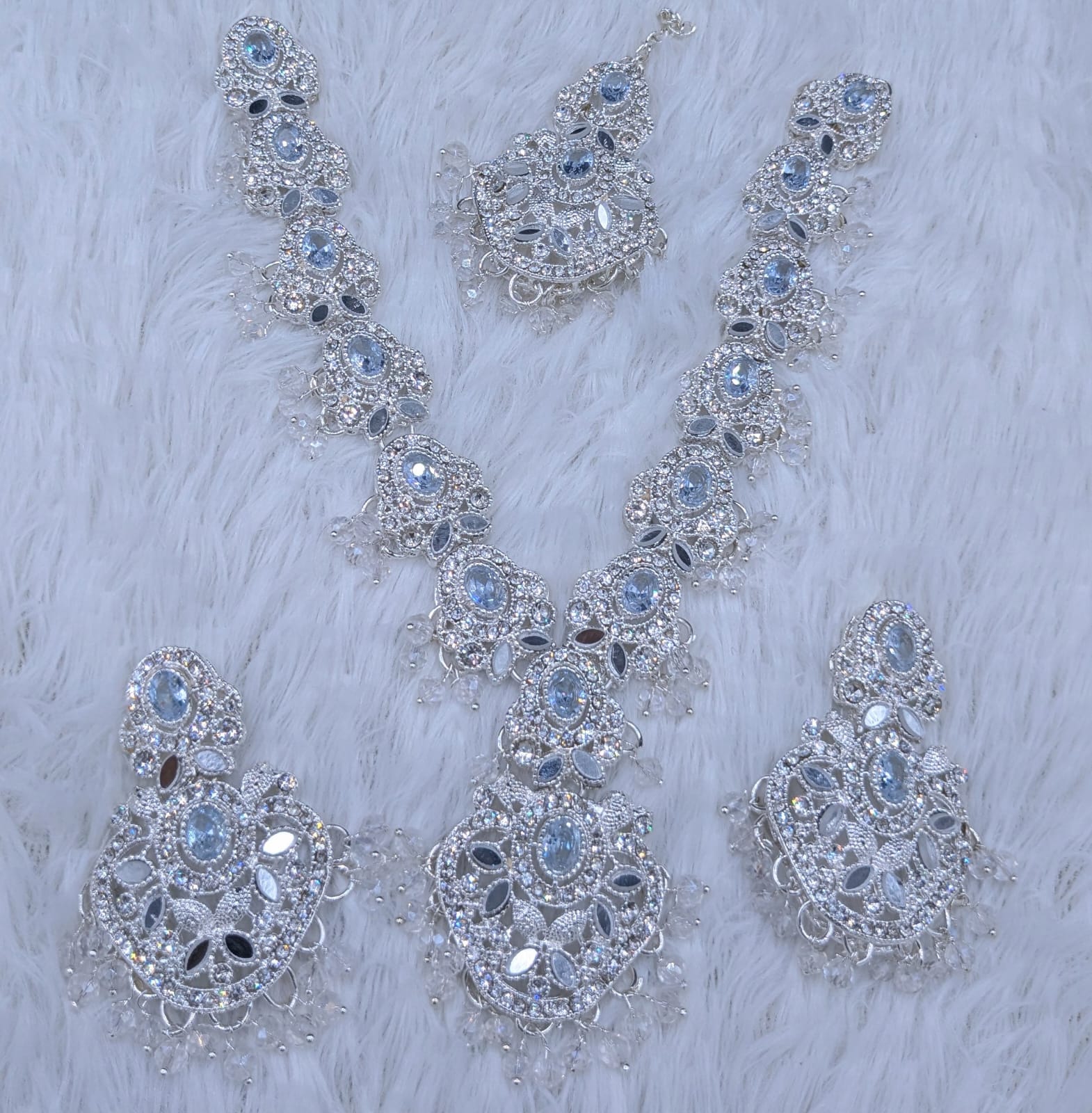 Party wear set 🎉  Antique Polish 💅  Zarqon or Poalki Work 💎 With Tikka 📿