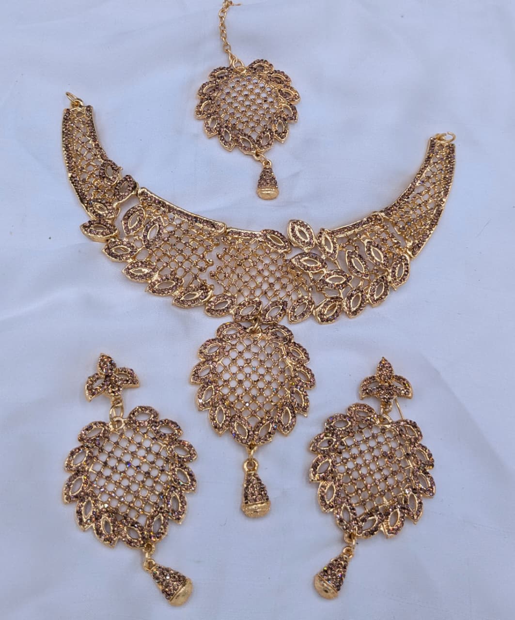 Beautiful Stone Work With Tikka