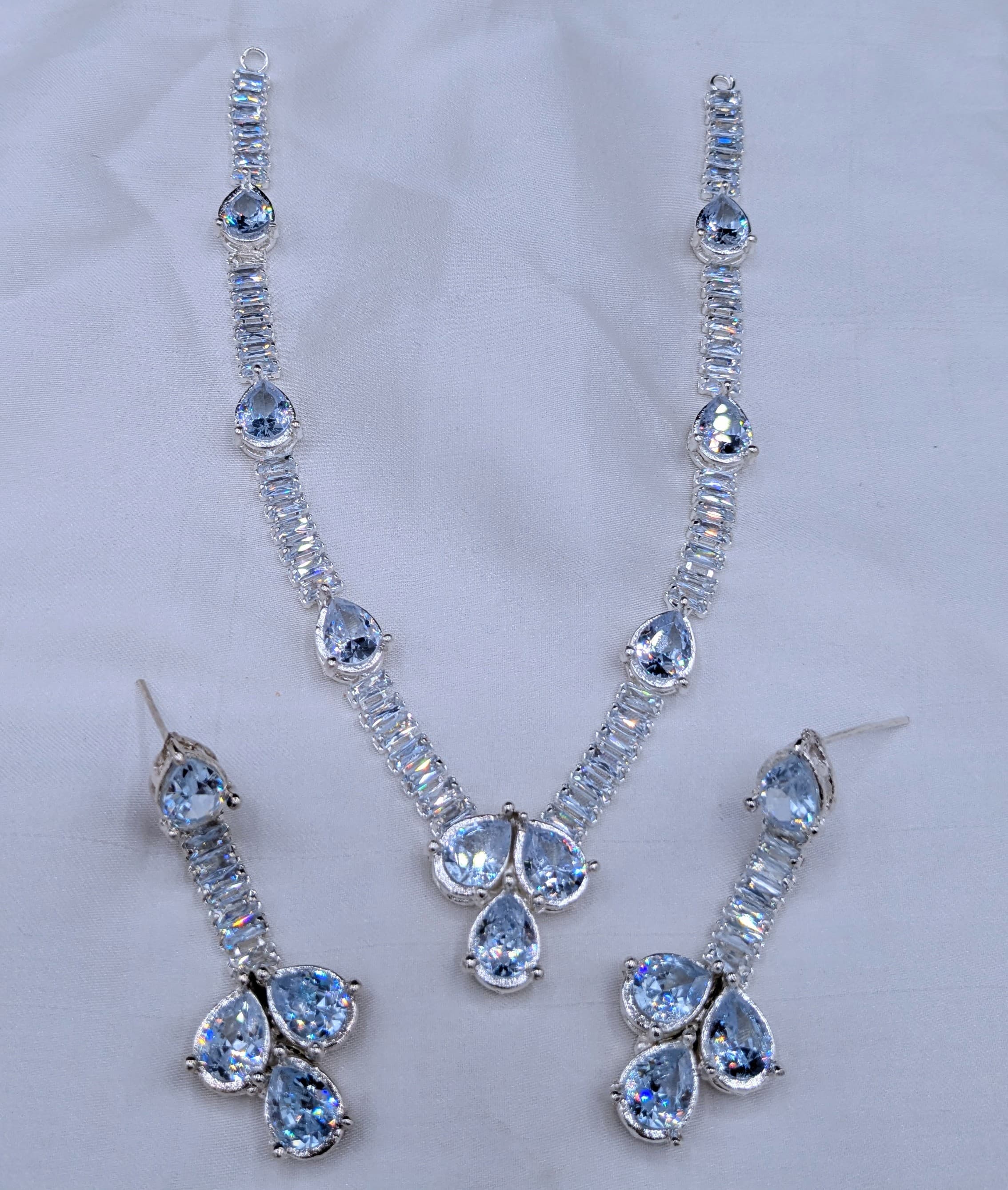 Party Necklace     Cabchai :Zarqon Work