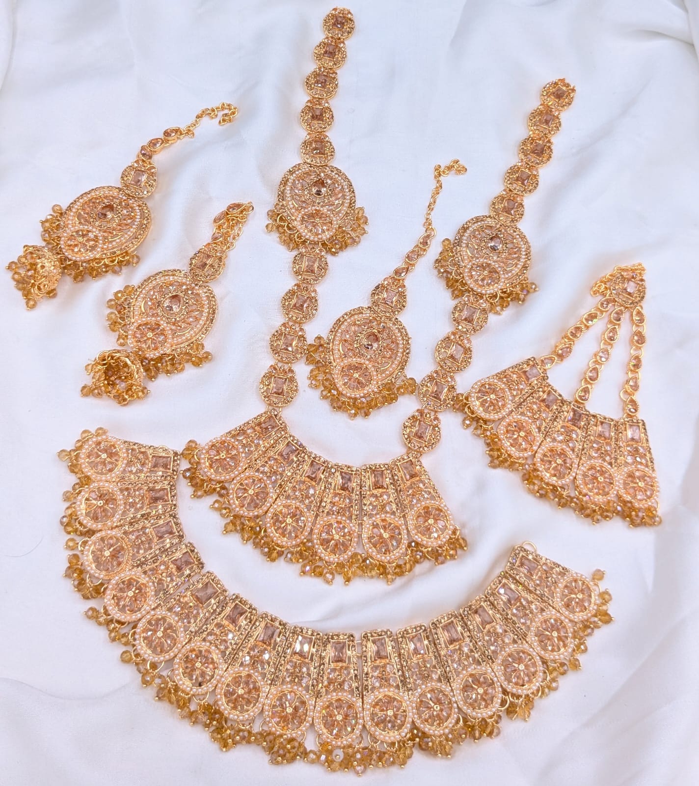 Demanding Article 🤯  Bridal set 👰 Zarqon or Poalki Work 💎  With Tikka or Jummar 📿 (Copy)