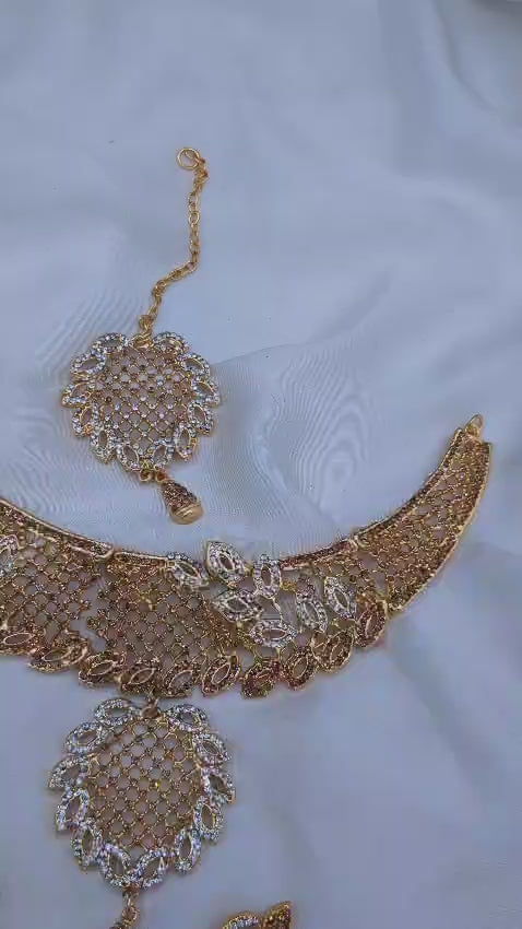 Beautiful Stone Work With Tikka