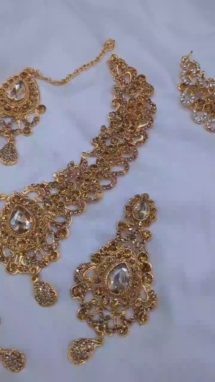 Beautiful Stone Work With Tikka