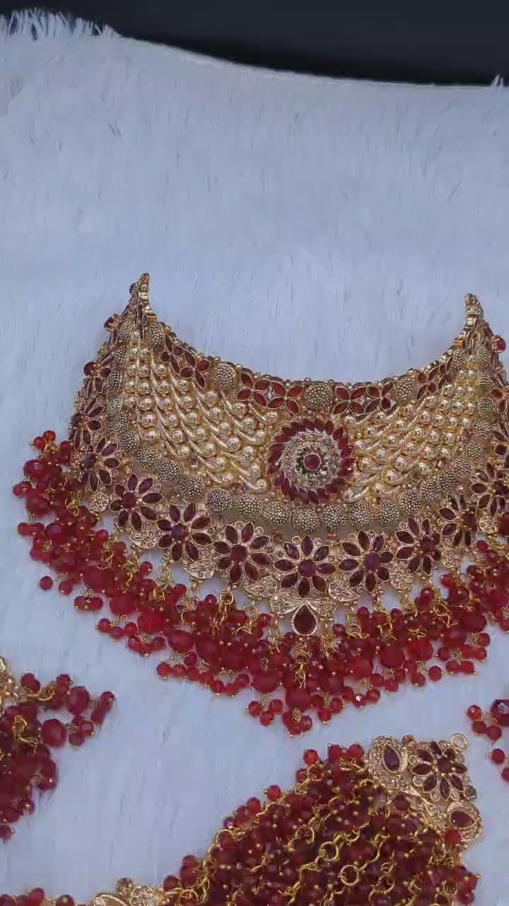 Manjos Bridal set 👰
Zarqon & Polki Work 💎 
With Tikka & Jummar 📿